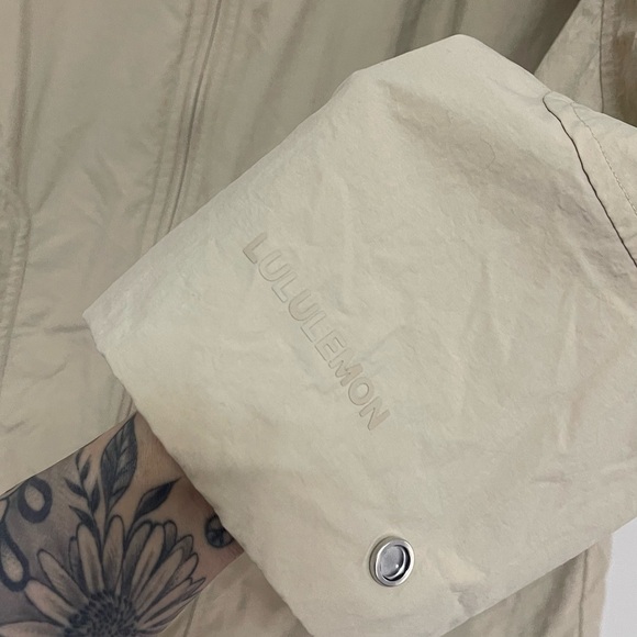 Lululemon Hooded Mid-Length Utility Jacket
Trench - Picture 9 of 16